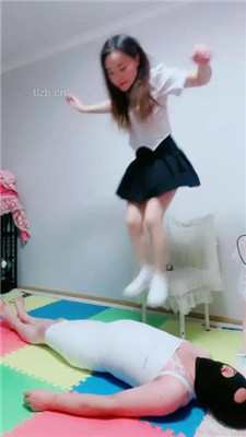 图片[2]_【艾琳】小白鞋棉袜/高跟全体重踩踏-塞嘴-骑马_HD绳艺资源