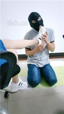 图片[13]_【广东迪迪】双S-跪舔小白鞋高跟【双视角完整版】_HD绳艺资源