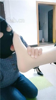 图片[4]_【广东迪迪】家奴跪舔高跟丝袜美腿_HD绳艺资源