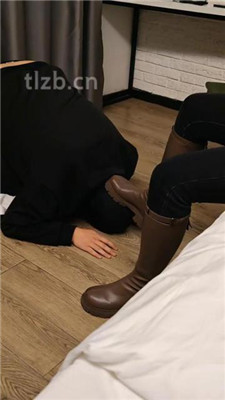 图片[2]_【高难度挑战绳艺导师lucky】严厉主训狗-皮靴高难度挑战版_HD绳艺资源