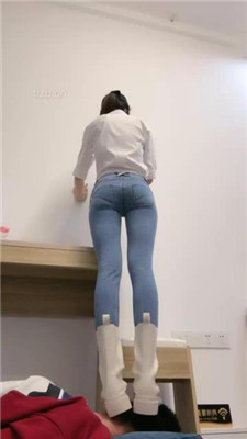 图片[4]_【美娜格格】白短靴&AJ全体重踩地毯_HD绳艺资源