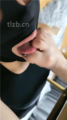 图片[11]_【诗琪】桌底视角-裸足虐脚垫狗_HD绳艺资源