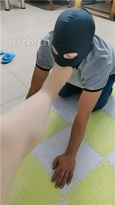 图片[8]_【广东迪迪】闻舔高跟肉丝脚-踩踏 【双视角版】_HD绳艺资源