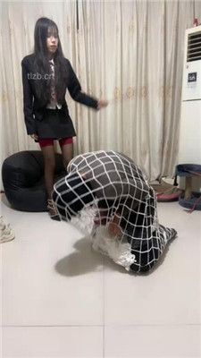 图片[2]_【苏西】重刑-把狗装网里重度虐打_HD绳艺资源