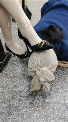 图片[17]_【爱可呀】大学教室调母畜-舔长靴高跟/转胯/吃丝袜_HD绳艺资源