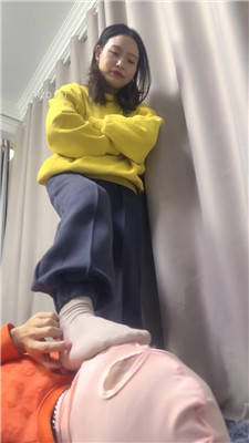 一个不把人当人看待的女人,踹头,连续大量高抬腿下劈踹喉结下死手 YC-230226-2