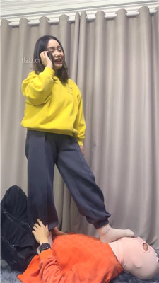 一个不把人当人看待的女人,踹头,连续大量高抬腿下劈踹喉结下死手 YC-230226-2