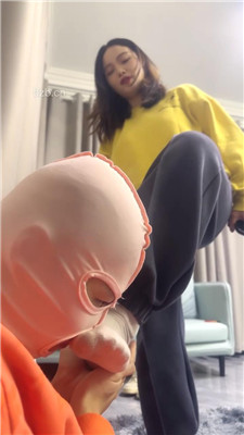 一个不把人当人看待的女人,踹头,连续大量高抬腿下劈踹喉结下死手 YC-230226-2