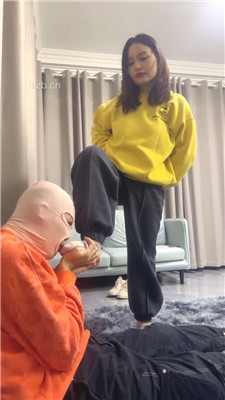一个不把人当人看待的女人,踹头,连续大量高抬腿下劈踹喉结下死手 YC-230226-2