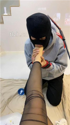 【橘子粥】保鲜膜缠身强制踩踏 YC-230223-7