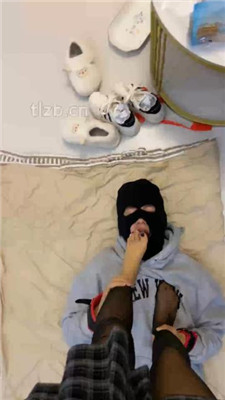 【橘子粥】保鲜膜缠身强制踩踏 YC-230223-7