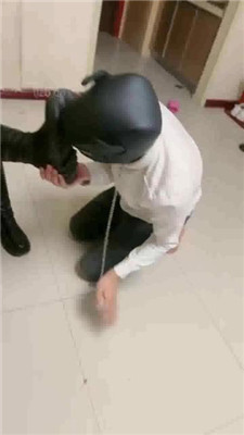 航儿跳踩虐脸保鲜膜袜子捂出大量脚汗搓脚泥吃 YC-230301-7