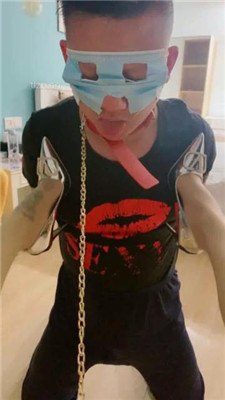 图片[11]_【不知名美女】银色高跟-碾压虐乳/坐垫吸臭/浓痰【完整版】_HD绳艺资源