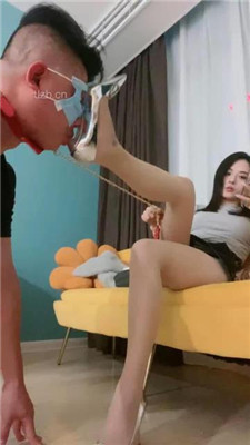 图片[17]_【不知名美女】银色高跟-碾压虐乳/坐垫吸臭/浓痰【完整版】_HD绳艺资源