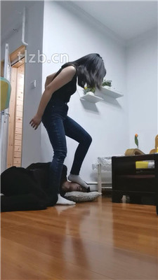 图片[14]_【奶御】耳光抽/转胯爬行/长靴提档/白袜踩狗头_HD绳艺资源