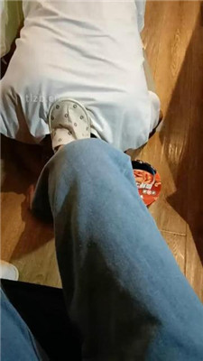 图片[4]_【颜可大大】运动后原味白袜恋足调/圣水泡面_HD绳艺资源