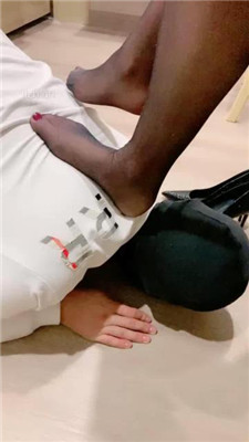 图片[10]_【赵奈奈】黑丝高跟-语言羞辱-舔脚舔鞋_HD绳艺资源