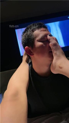 【珊瑚湾】Baby踩着母狗脸讲述做主播时的事儿