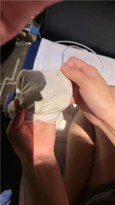 【珊瑚湾】Baby踩着母狗脸讲述做主播时的事儿
