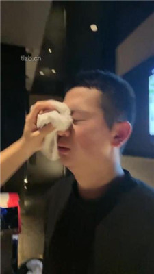 【珊瑚湾】Baby踩着母狗脸讲述做主播时的事儿