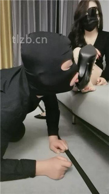 【珊瑚湾】Baby踩着母狗脸讲述做主播时的事儿