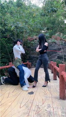 图片[2]_【高难度挑战美学】双S-女神户外遛狗-绑树上酷刑惩治【双视角版】_HD绳艺资源