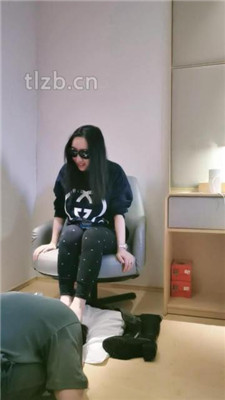 图片[17]_【羽神】跪舔超臭长靴白棉袜/吃脚皮臭脚踩脸_HD绳艺资源