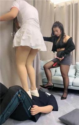 图片[9]_【伊诺】情侣奴-奴下奴-强迫舔女奴的臭脚_HD绳艺资源