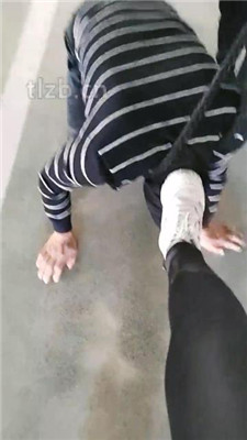 图片[9]_【广州迪迪】双S-户外停车场遛狗【双视角版】_HD绳艺资源