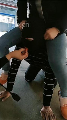 图片[12]_【广州迪迪】双S-户外停车场遛狗【双视角版】_HD绳艺资源