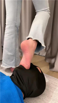 图片[13]_【糯糯】白靴保养/恋足羞辱/全体重踩脸/圣水奖励_HD绳艺资源