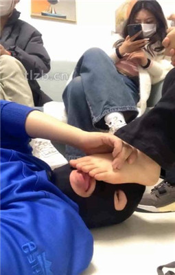 图片[9]_【精神小妹】4S素人学生主-恋足玩脚奴_HD绳艺资源