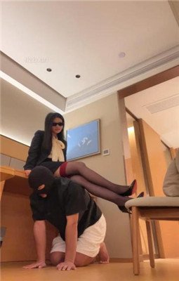 图片[5]_【瑶瑶】白领出差虐老板-黑色高跟诱惑-耳光/脚下虐羞辱_HD绳艺资源