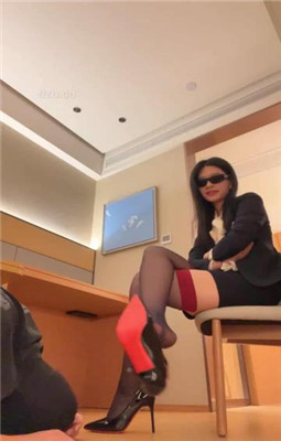 图片[8]_【瑶瑶】白领出差虐老板-黑色高跟诱惑-耳光/脚下虐羞辱_HD绳艺资源