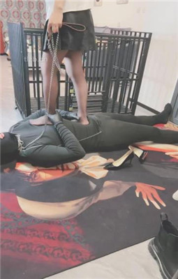 图片[5]_【芷镜小主】短靴-黑丝高跟全体重踩地毯_HD绳艺资源