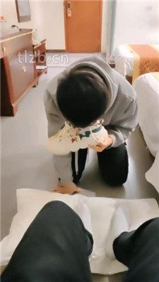 图片[3]_【安安绳艺导师】男S-跪舔原味白袜脚_HD绳艺资源