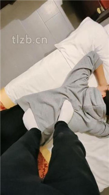 图片[9]_【安安绳艺导师】男S-跪舔原味白袜脚_HD绳艺资源