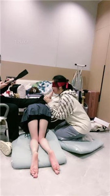 图片[3]_【小羊】母畜下跪舔原味裸足_HD绳艺资源