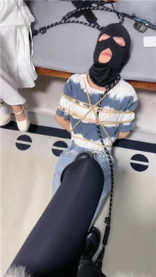 图片[20]_【樱子大人】双S虐狗-长靴白鞋踩踏/转胯/窒息/绳艺技巧【双视角版】_HD绳艺资源