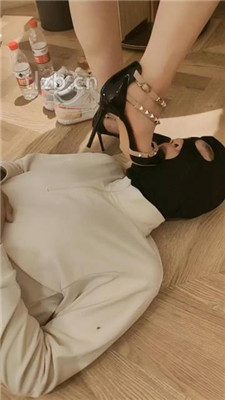 图片[11]_【青岛00后S】情侣主-喝圣水/舔脏鞋/清理臭袜子/脚喂食_HD绳艺资源