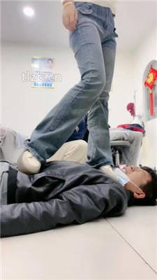 图片[8]_【橙子大大】双S-运动鞋高难度挑战踢踹踩踏【双视角版】_HD绳艺资源