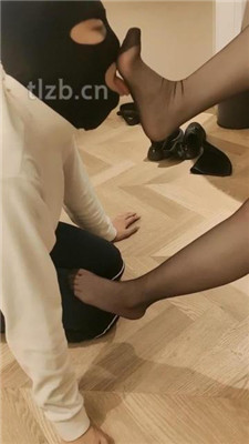 图片[5]_【青岛00后S】清理黑丝靴子-男主艺术深喉-狂舔黑丝脚_HD绳艺资源