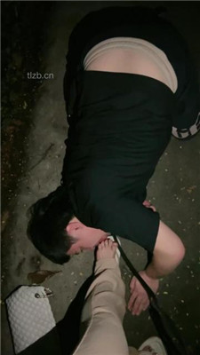 图片[7]_【Alina七】户外刺激tj-遛狗胯下辱/窒息/舔脚_HD绳艺资源