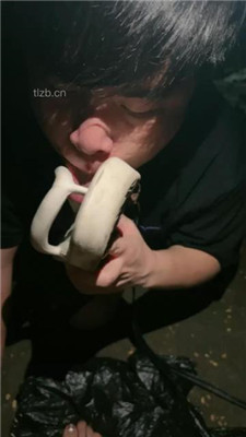 图片[12]_【Alina七】户外刺激tj-遛狗胯下辱/窒息/舔脚_HD绳艺资源