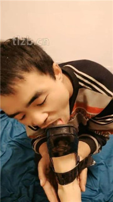 图片[3]_【鱼子酱】强迫舔多双脏鞋底/揪耳朵_HD绳艺资源