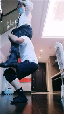 图片[3]_【甜音】靴子全体重踩狗头/狗链遛狗/喂食/转胯_HD绳艺资源