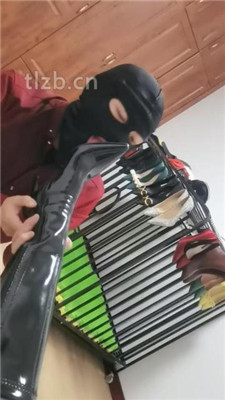 图片[11]_【凌儿女神】长靴黑丝S骑马胯下辱/舔多双脏鞋_HD绳艺资源