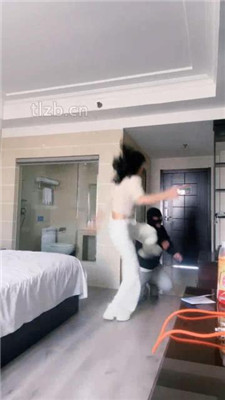 图片[8]_【孤傲女帝】清理鞋底/踹头跺手/耳光sp/裸足深喉_HD绳艺资源