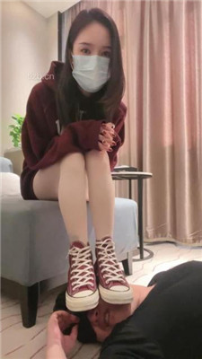 图片[3]_【筱月】跪舔帆布鞋底/丝袜裸足深喉/腿绞窒息_HD绳艺资源