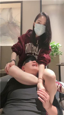 图片[8]_【筱月】跪舔帆布鞋底/丝袜裸足深喉/腿绞窒息_HD绳艺资源